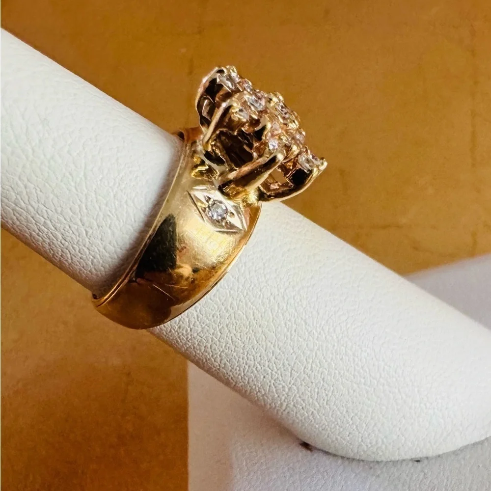 14K Yellow Gold and Diamond Vintage Floral Cluster Ring Wide Band size 5.75